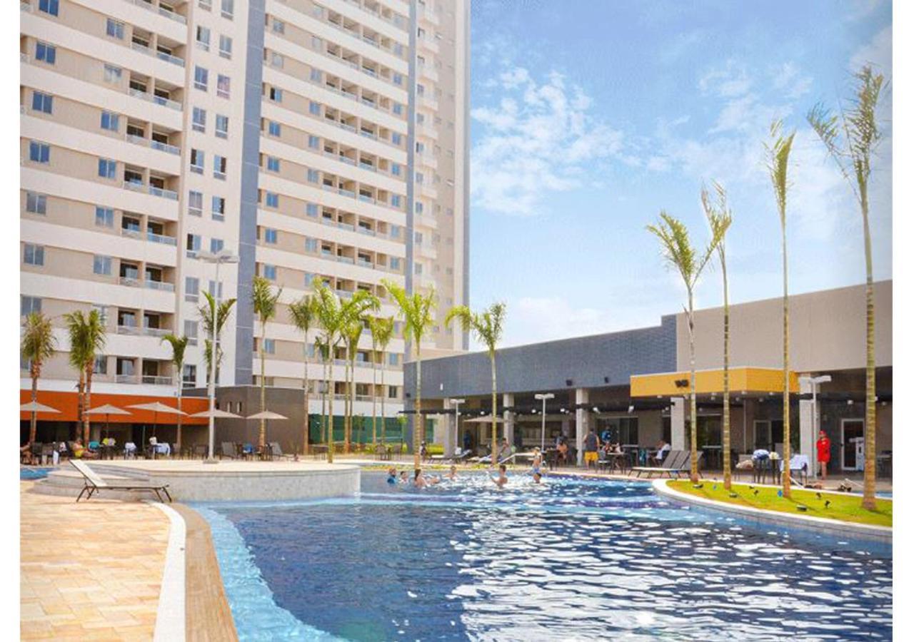 Enjoy Solar Das Aguas Park Resort Olímpia Dış mekan fotoğraf The swimming pool at the 38th floor of the building